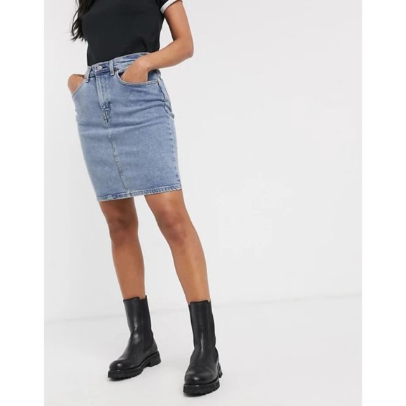 Levi's Dresses & Skirts - Levi's Classic Denim Skirt 26